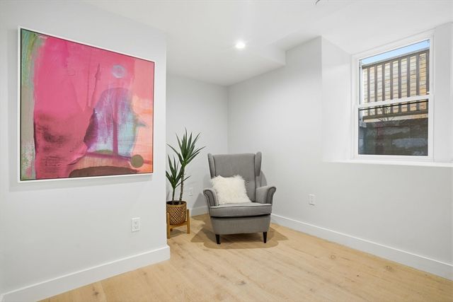 82 Willow Ave 1, Somerville, MA 02144