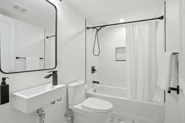 82 Willow Ave 1, Somerville, MA 02144