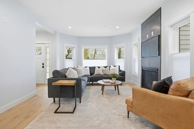 82 Willow Ave 1, Somerville, MA 02144