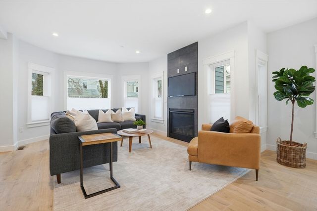 82 Willow Ave 1, Somerville, MA 02144