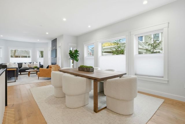 82 Willow Ave 1, Somerville, MA 02144