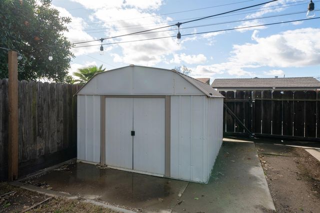 716 Willis Avenue, Madera, CA 93637