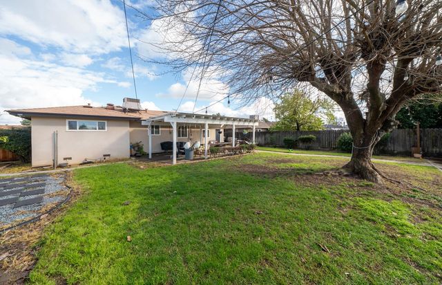 716 Willis Avenue, Madera, CA 93637