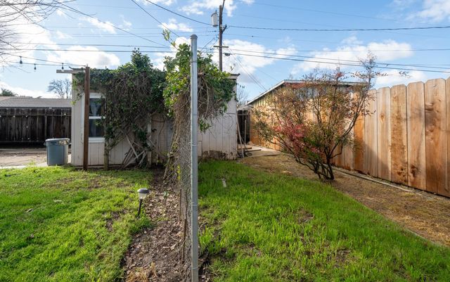 716 Willis Avenue, Madera, CA 93637