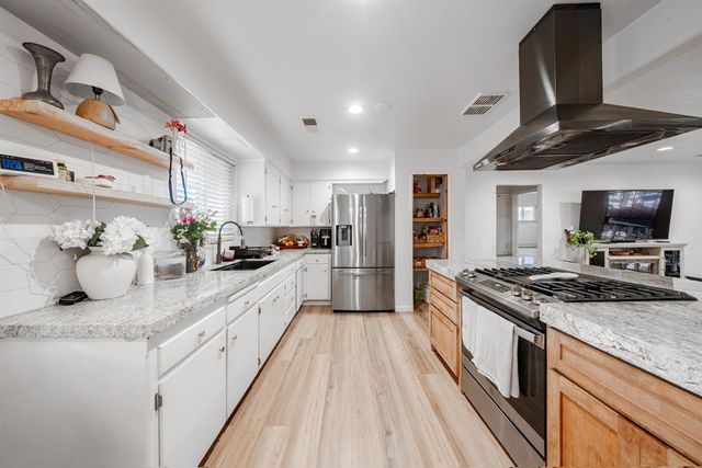 716 Willis Avenue, Madera, CA 93637