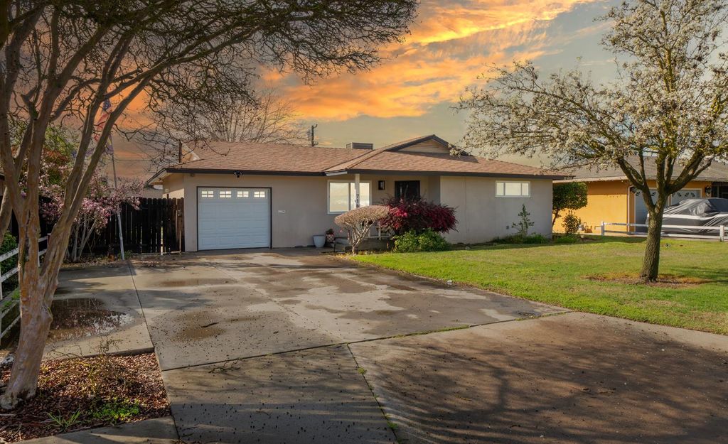 716 Willis Avenue, Madera, CA 93637