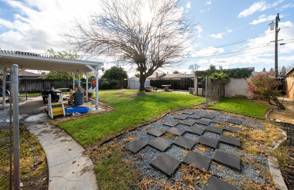 Image 22 of property listing at 716 Willis Avenue, Madera, CA 93637