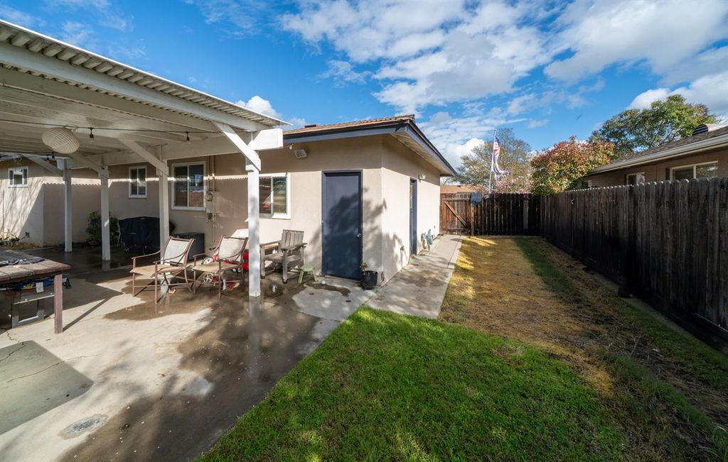 Image 25 of property listing at 716 Willis Avenue, Madera, CA 93637