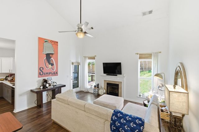 404 Normandy Cir, Nashville, TN 37209