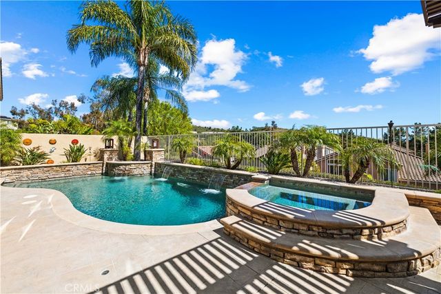 32 Via Perico, Rancho Santa Margarita, CA 92688