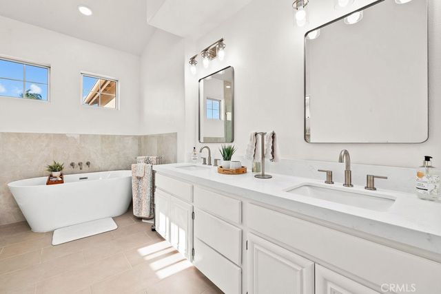 32 Via Perico, Rancho Santa Margarita, CA 92688