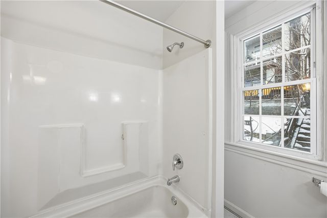 411 Natchez St, Mt Washington, PA 15211