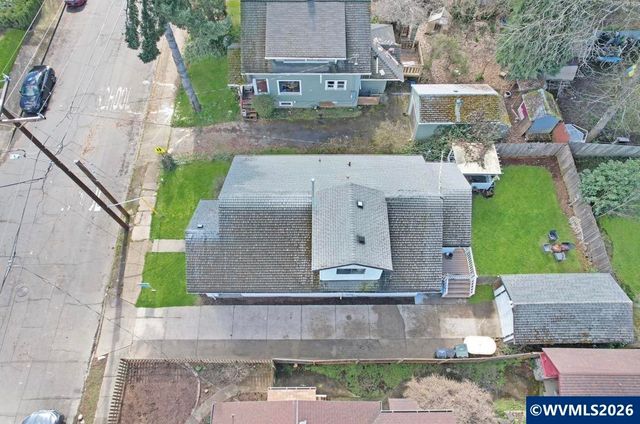 355 24th St SE, Salem, OR 97301