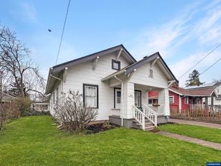 355 24th St SE, Salem, OR 97301