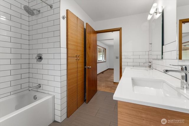 215 Pearl Street, Wenatchee, WA 98801