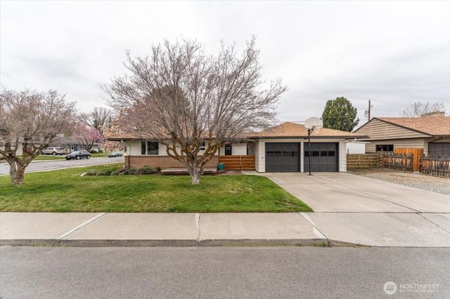 215 Pearl Street, Wenatchee, WA 98801