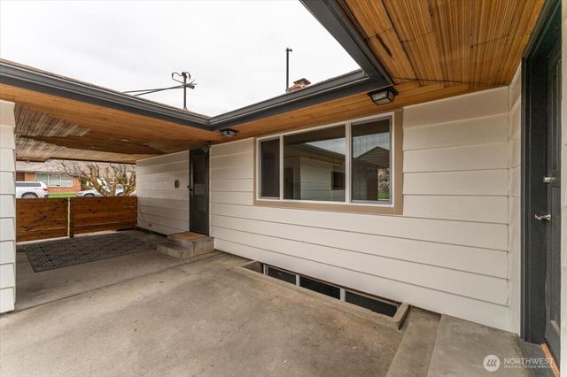 215 Pearl Street, Wenatchee, WA 98801