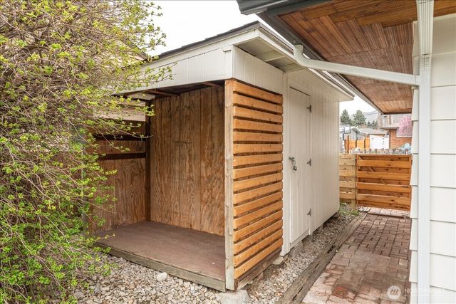 215 Pearl Street, Wenatchee, WA 98801