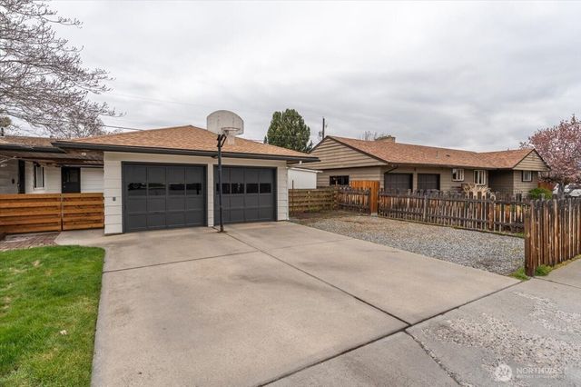 215 Pearl Street, Wenatchee, WA 98801