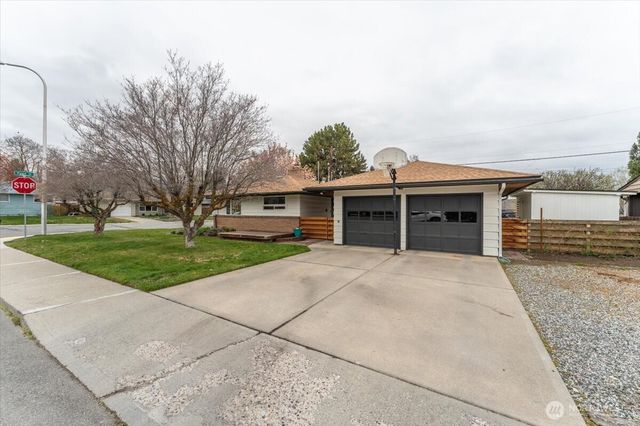 215 Pearl Street, Wenatchee, WA 98801