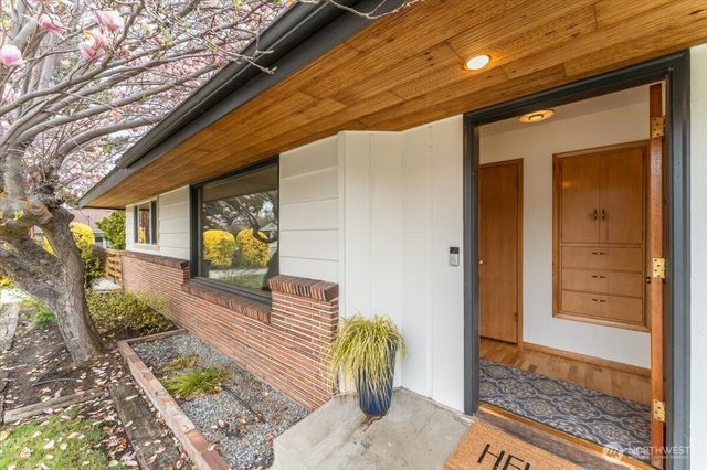 215 Pearl Street, Wenatchee, WA 98801