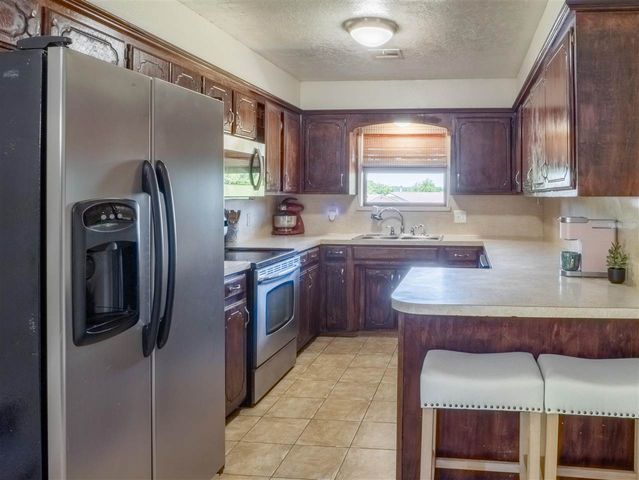 307 NE Skyline Circle, Lawton, OK 73507
