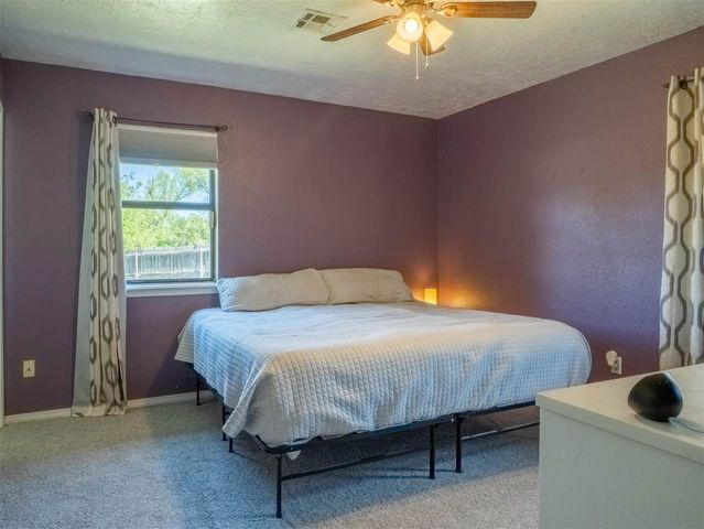 307 NE Skyline Circle, Lawton, OK 73507