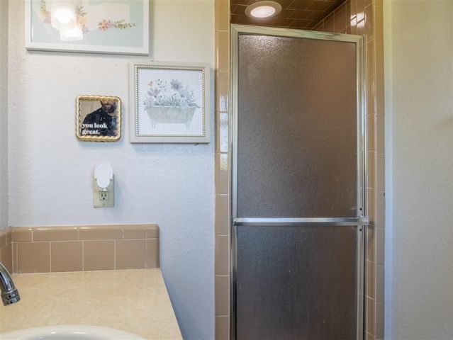 307 NE Skyline Circle, Lawton, OK 73507