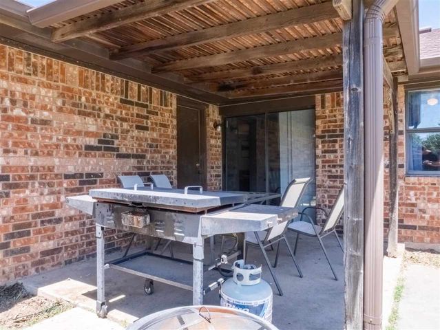 307 NE Skyline Circle, Lawton, OK 73507