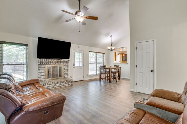 6411 Brooklawn Drive, Arlington, TX 76018