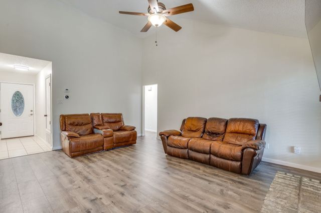 6411 Brooklawn Drive, Arlington, TX 76018