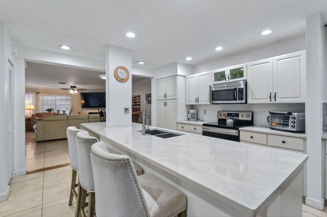 717 Ocean Dunes Circle, Jupiter, FL 33477