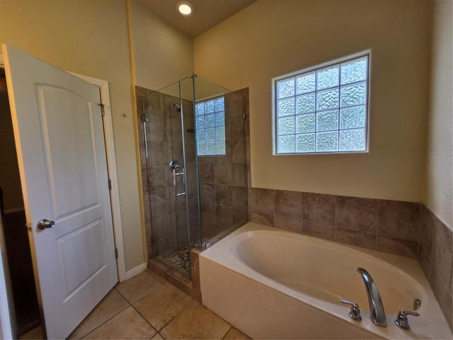 141 Kokomo LN, Bastrop, TX 78602