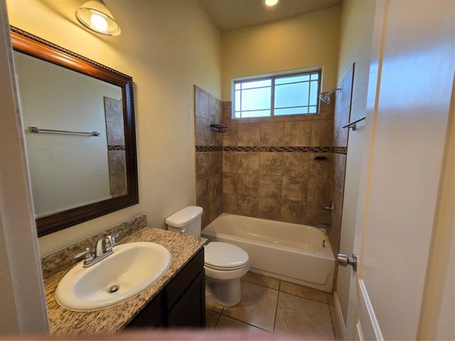 141 Kokomo LN, Bastrop, TX 78602