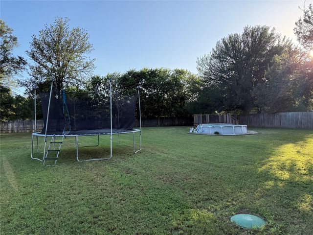 141 Kokomo LN, Bastrop, TX 78602