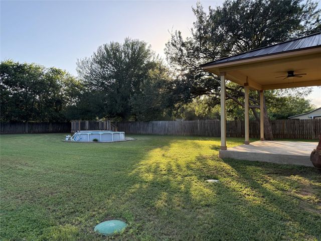 141 Kokomo LN, Bastrop, TX 78602