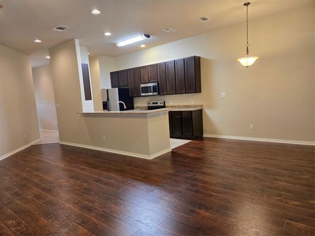 141 Kokomo LN, Bastrop, TX 78602