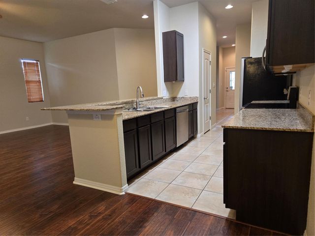 141 Kokomo LN, Bastrop, TX 78602