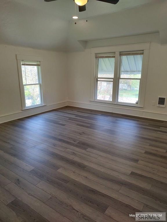 Image 3 of property listing at 66 N Stout Avenue, Blackfoot, ID 83221