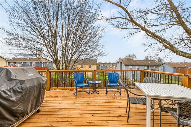 1305 Dogwood Drive, Greenwood, MO 64034