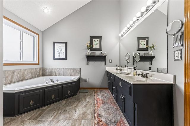 1305 Dogwood Drive, Greenwood, MO 64034