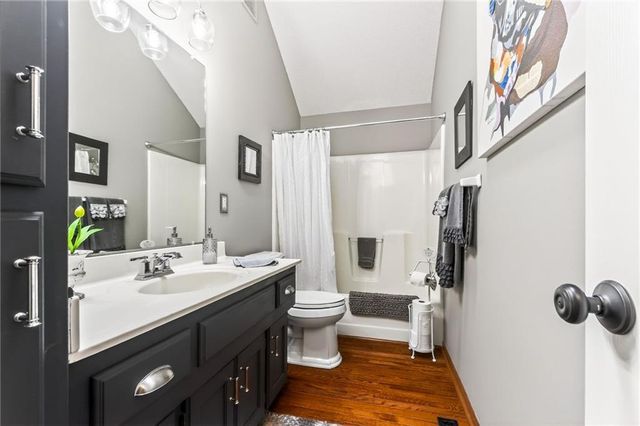 1305 Dogwood Drive, Greenwood, MO 64034