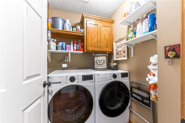 1305 Dogwood Drive, Greenwood, MO 64034