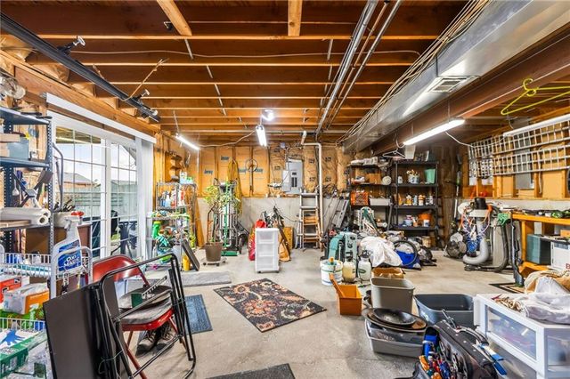 1305 Dogwood Drive, Greenwood, MO 64034