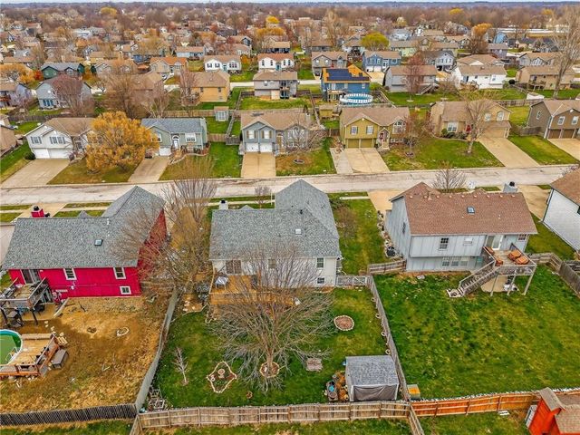 1305 Dogwood Drive, Greenwood, MO 64034