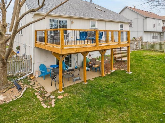 1305 Dogwood Drive, Greenwood, MO 64034