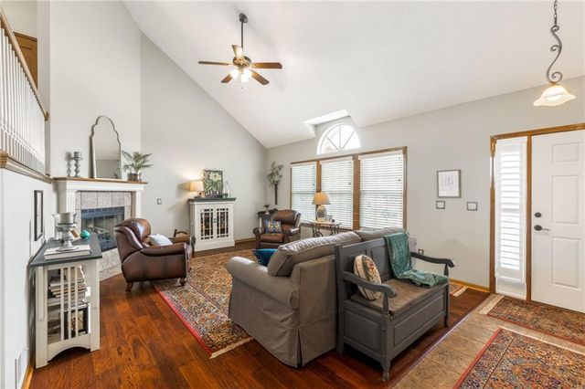 1305 Dogwood Drive, Greenwood, MO 64034