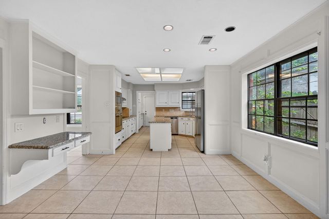 2341 W Briargate Drive, Bryan, TX 77802