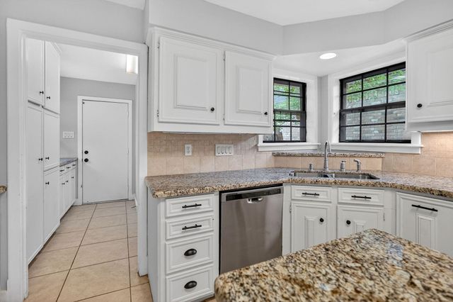 2341 W Briargate Drive, Bryan, TX 77802