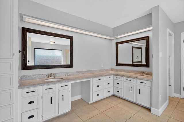 2341 W Briargate Drive, Bryan, TX 77802